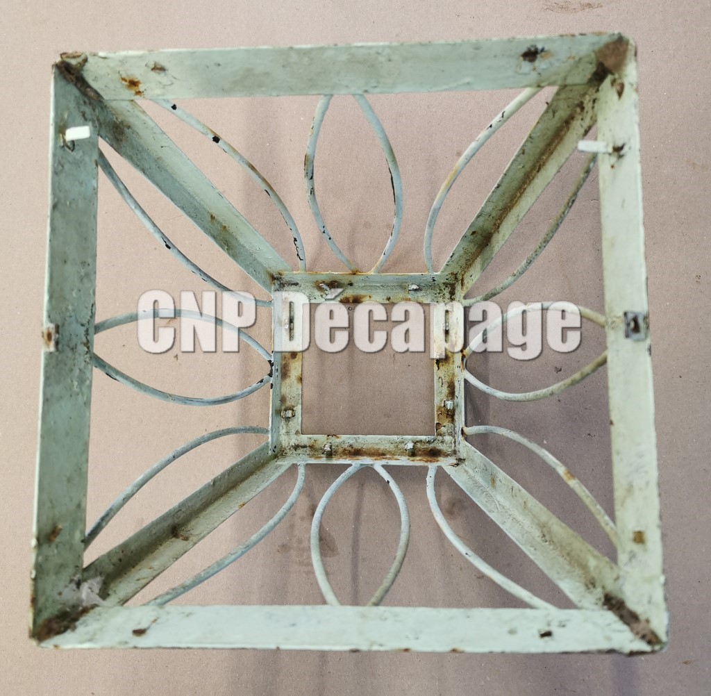 Lampe d'extérieur avant décapage