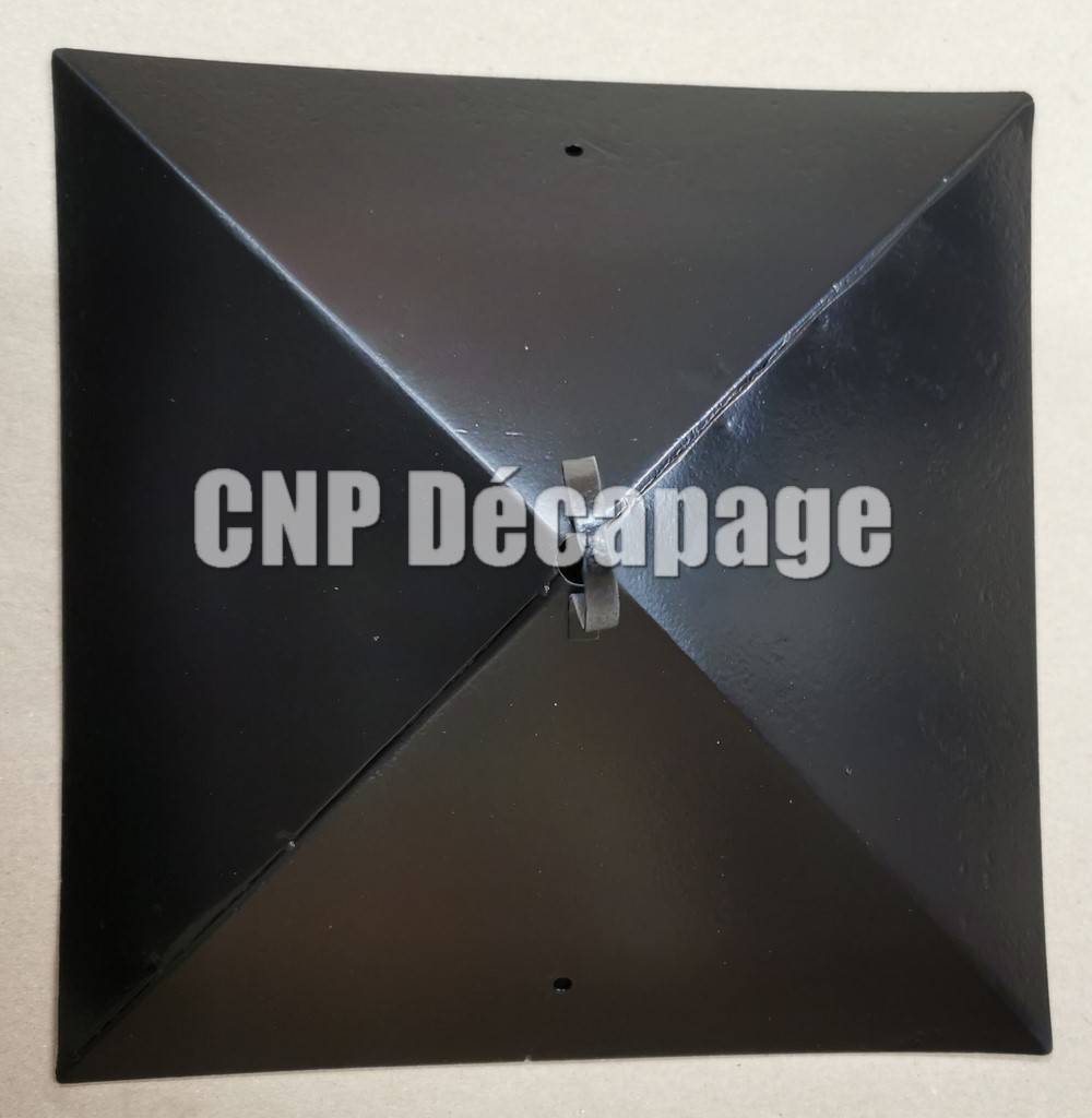 Couvercle de la lampe aprés décapage et repeint