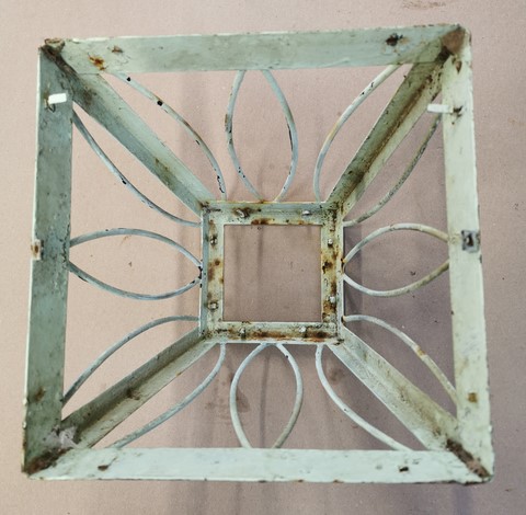 Lampe d'extérieur avant décapage