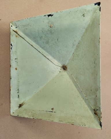 Couvercle de la lampe avant décapage