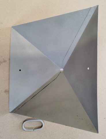 Couvercle de la lampe après décapage