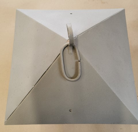 Couvercle de la lampe après décapage